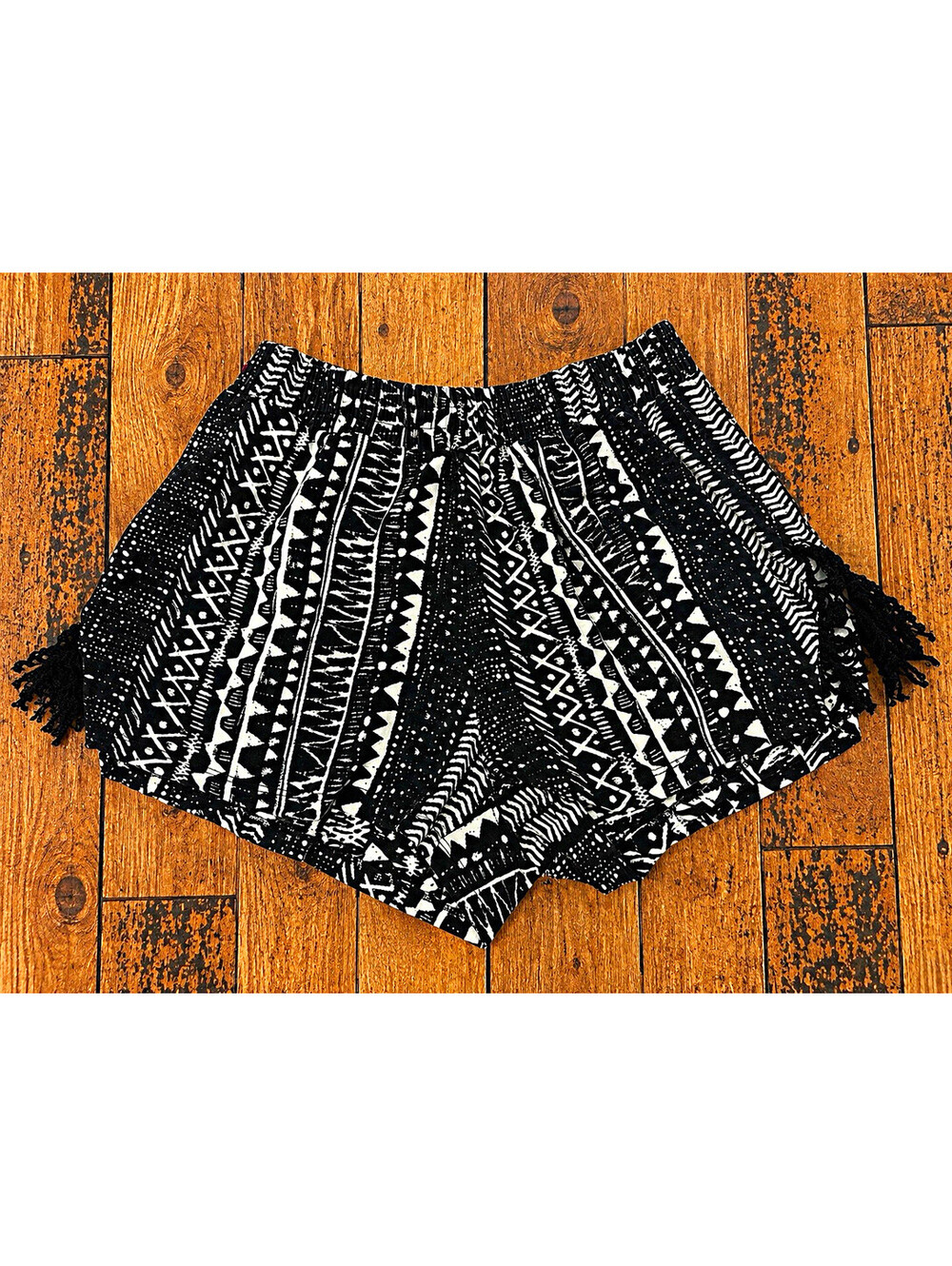 Women’s Knit Shorts Black/White Geometric Elastic Pull On Crochet Tassel Small